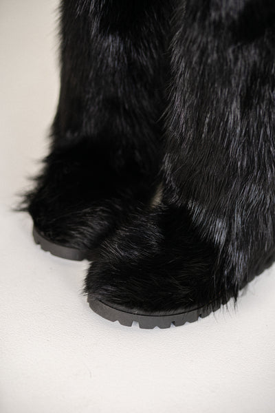 Black Beaver Fur Boots - Outdoor