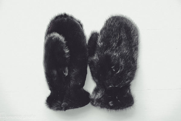 mink fur mittens in black