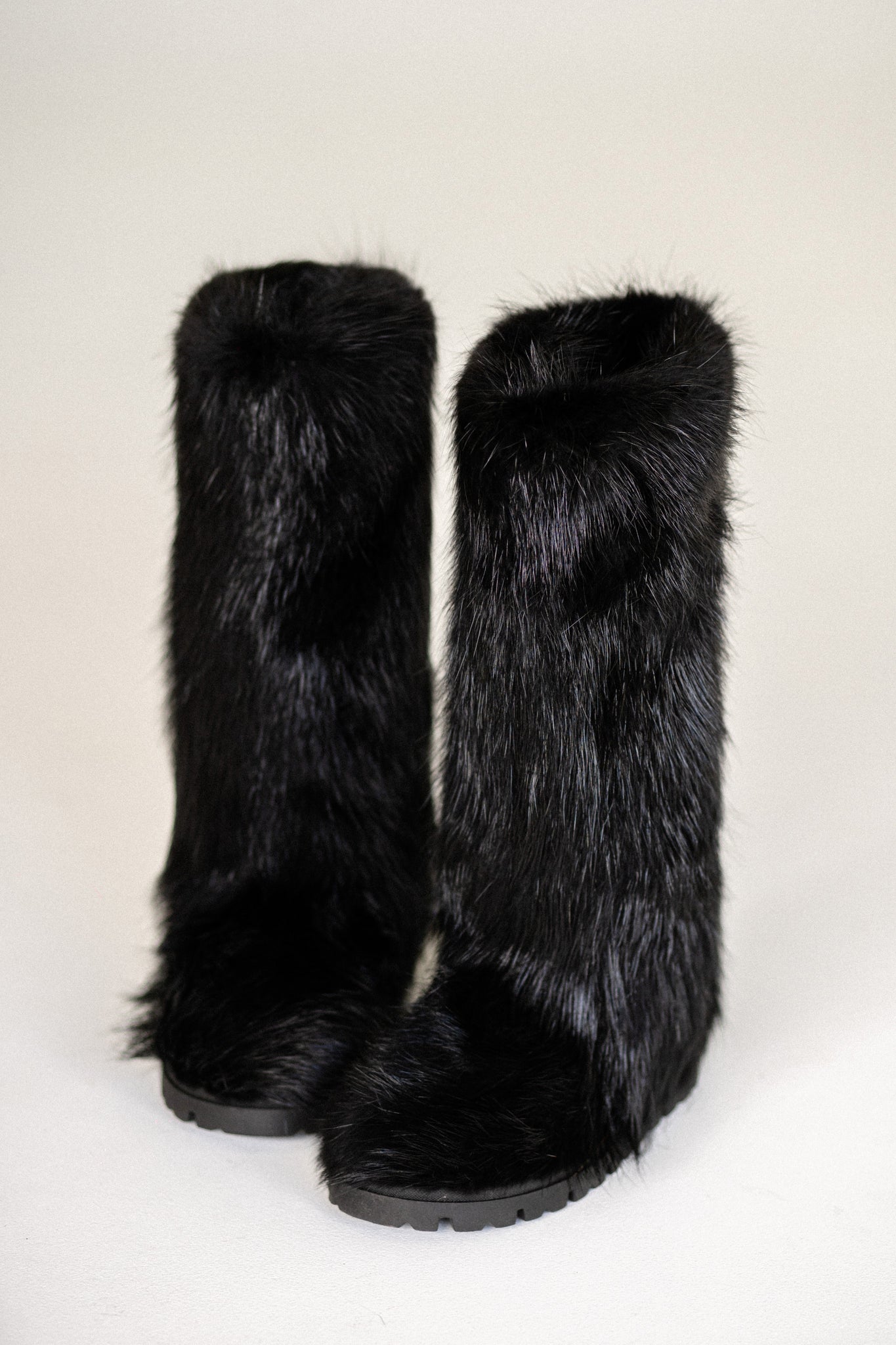 Black Beaver Fur Boots - Outdoor