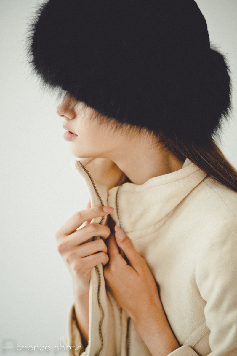 Black Fox Fur Roller Hat for Women - Forestfox – Forestfox Fur Atelier