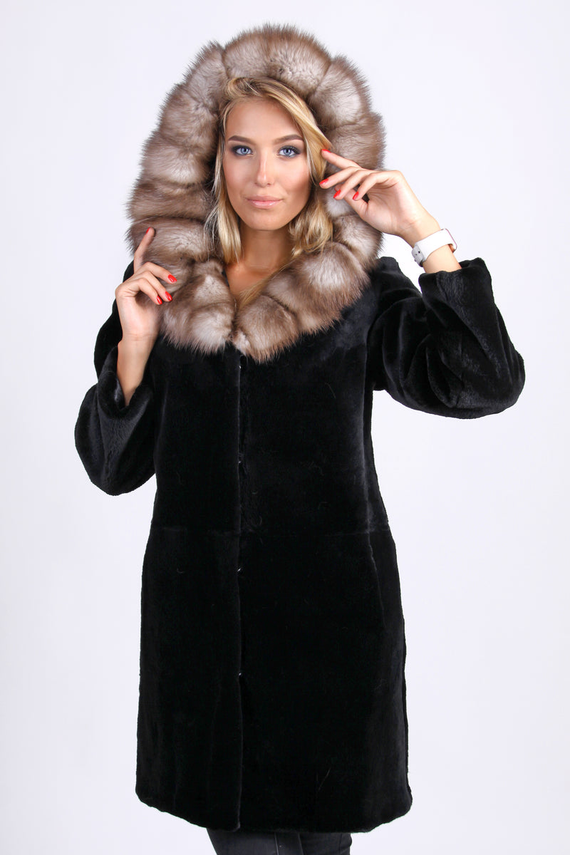Beaver Fur Coat with Hood (Black) – Forestfox Fur Atelier