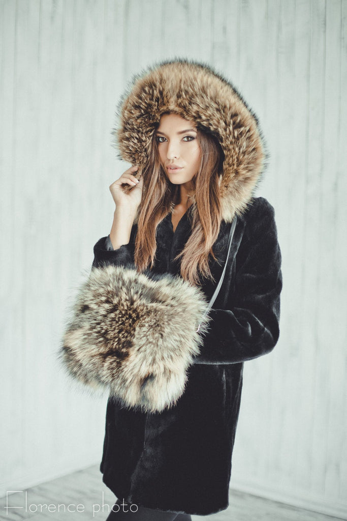 Beaver Fur jacket with Hood (Black) – Forestfox Fur Atelier
